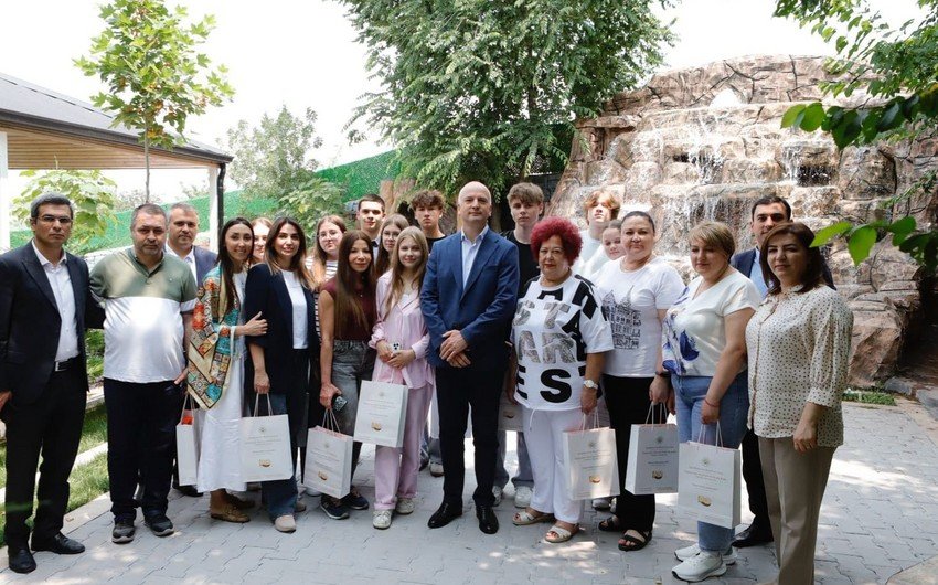 Naxçıvanın təhsil naziri Ukraynanın Zərifə Əliyeva adına İrpen Xarici Dillər Liseyinin əməkdaşları ilə görüşüb