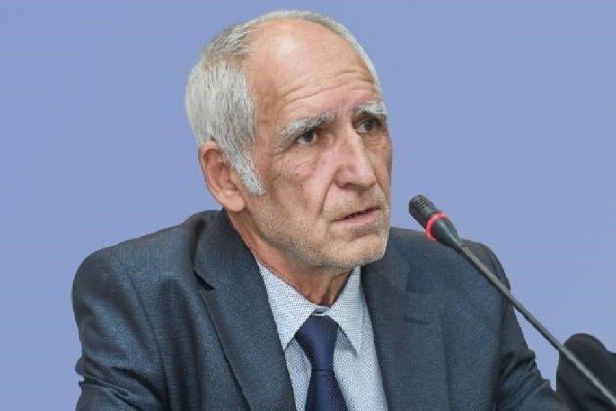 Nadir İsrafilov: “Müəllimin dəyəri qalxıb, yoxsa qızıl qiymətdən düşüb...?”