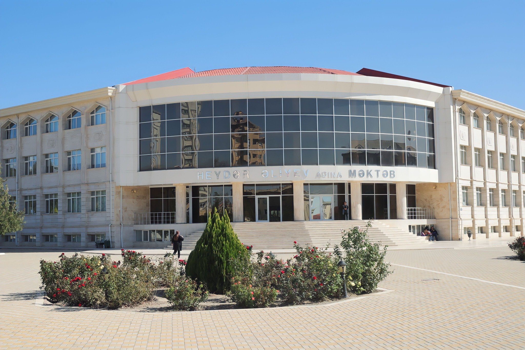 69 məzundan 65-i ali məktəbə daxil olub - Uğurun sirri nədir?